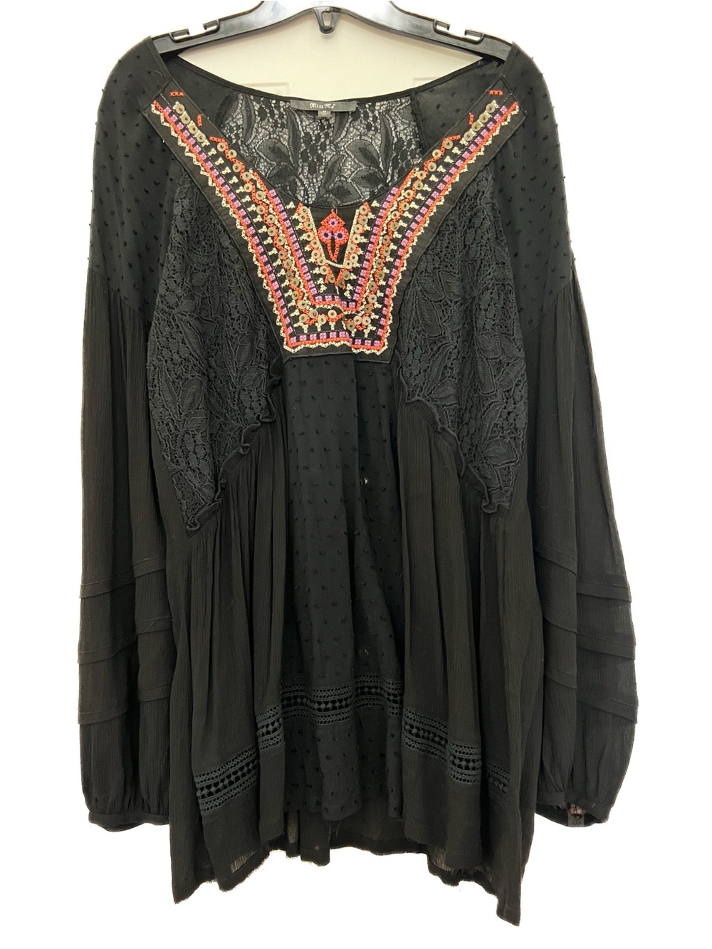Miss Me Boho top with embroidery and sequins. Size medium